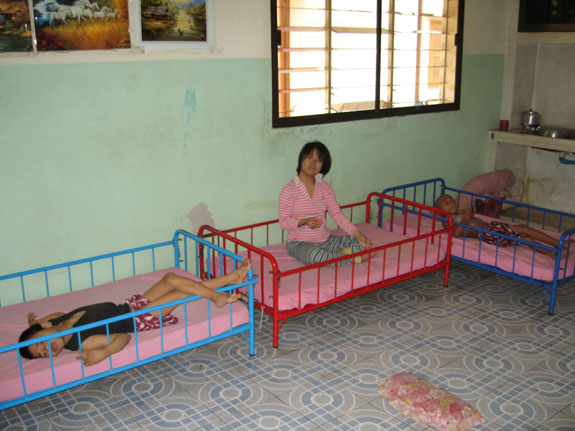 AIDS・身障者の孤児院　訪問